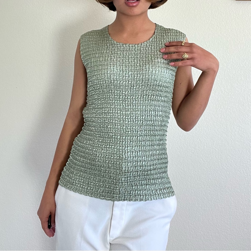 Green Ruffled Top - Picture 4 of 6